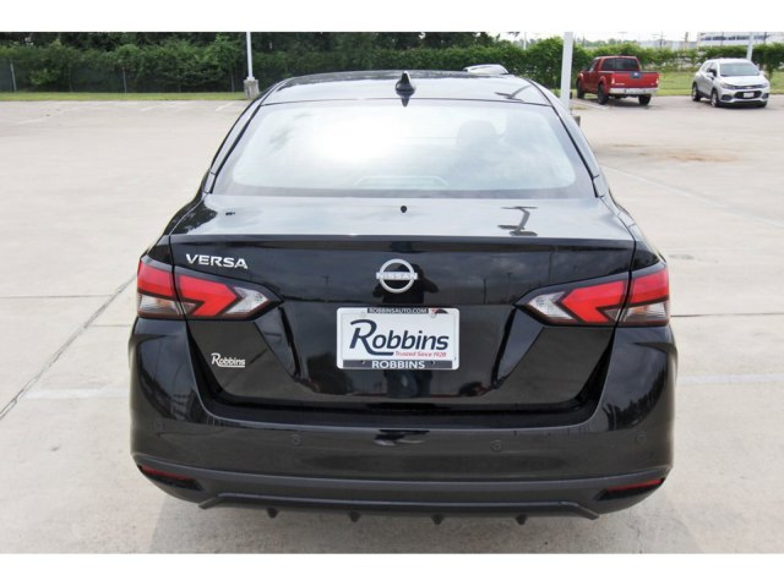 2025 Nissan Versa SV photo 4