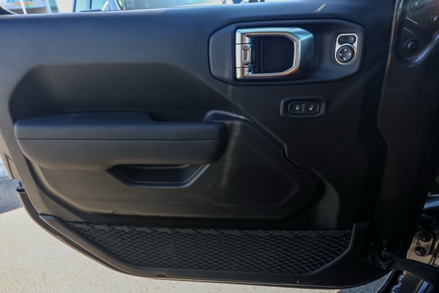 2025 Jeep Wrangler Rubicon photo 20