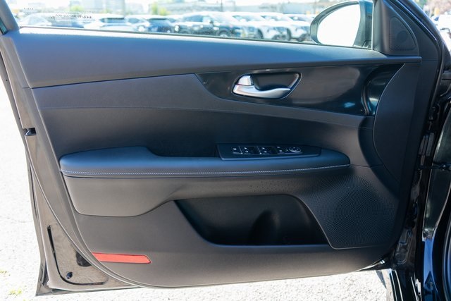 2023 Kia Forte GT-Line photo 8