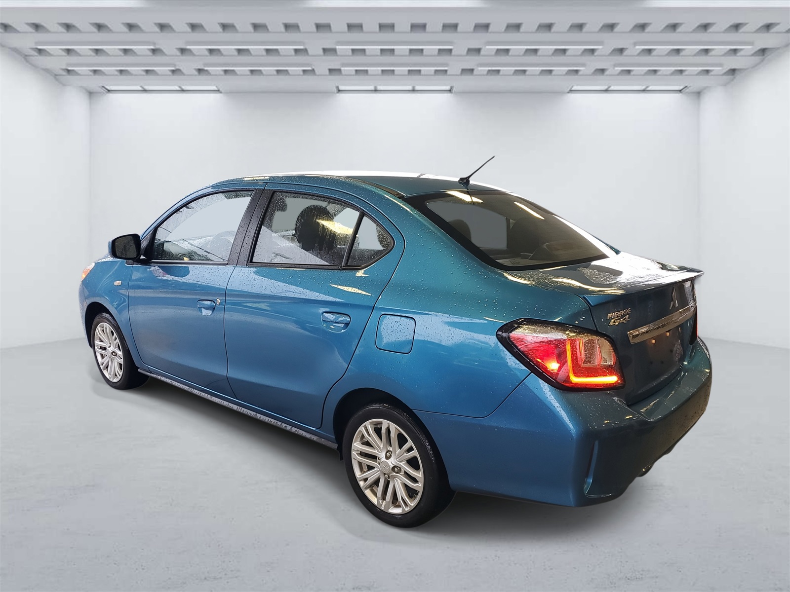 2024 Mitsubishi Mirage G4 ES LE Black Edition photo 3