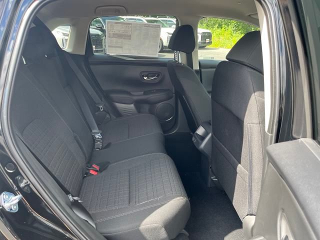 2026 Honda HR-V LX photo 16