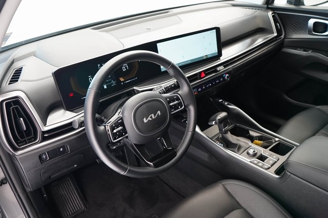 2025 Kia Sorento S photo 2