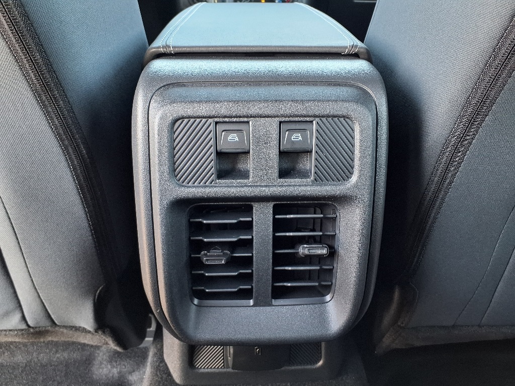 2025 Ford Bronco Base photo 21