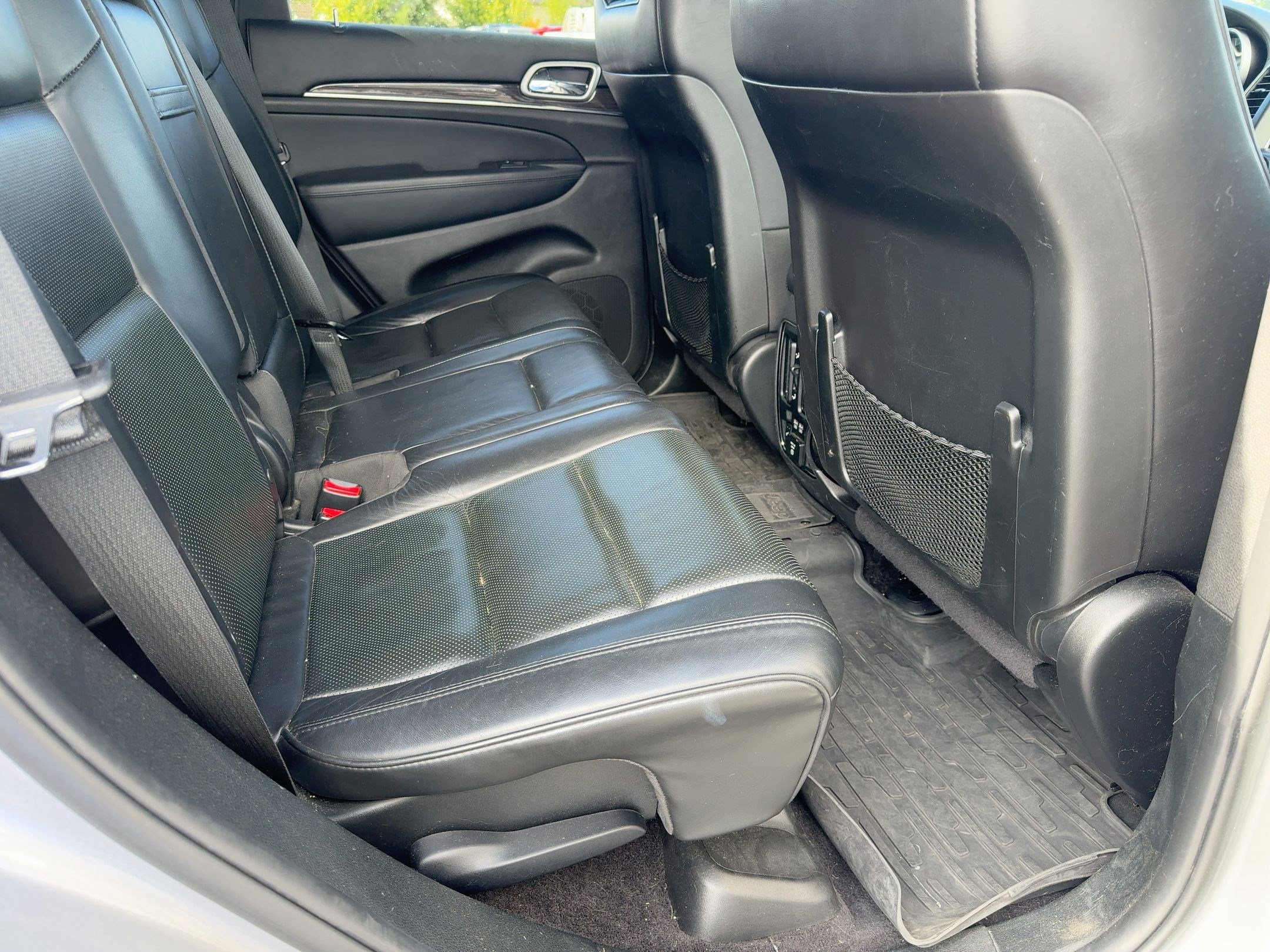 2018 Jeep Grand Cherokee Overland photo 28