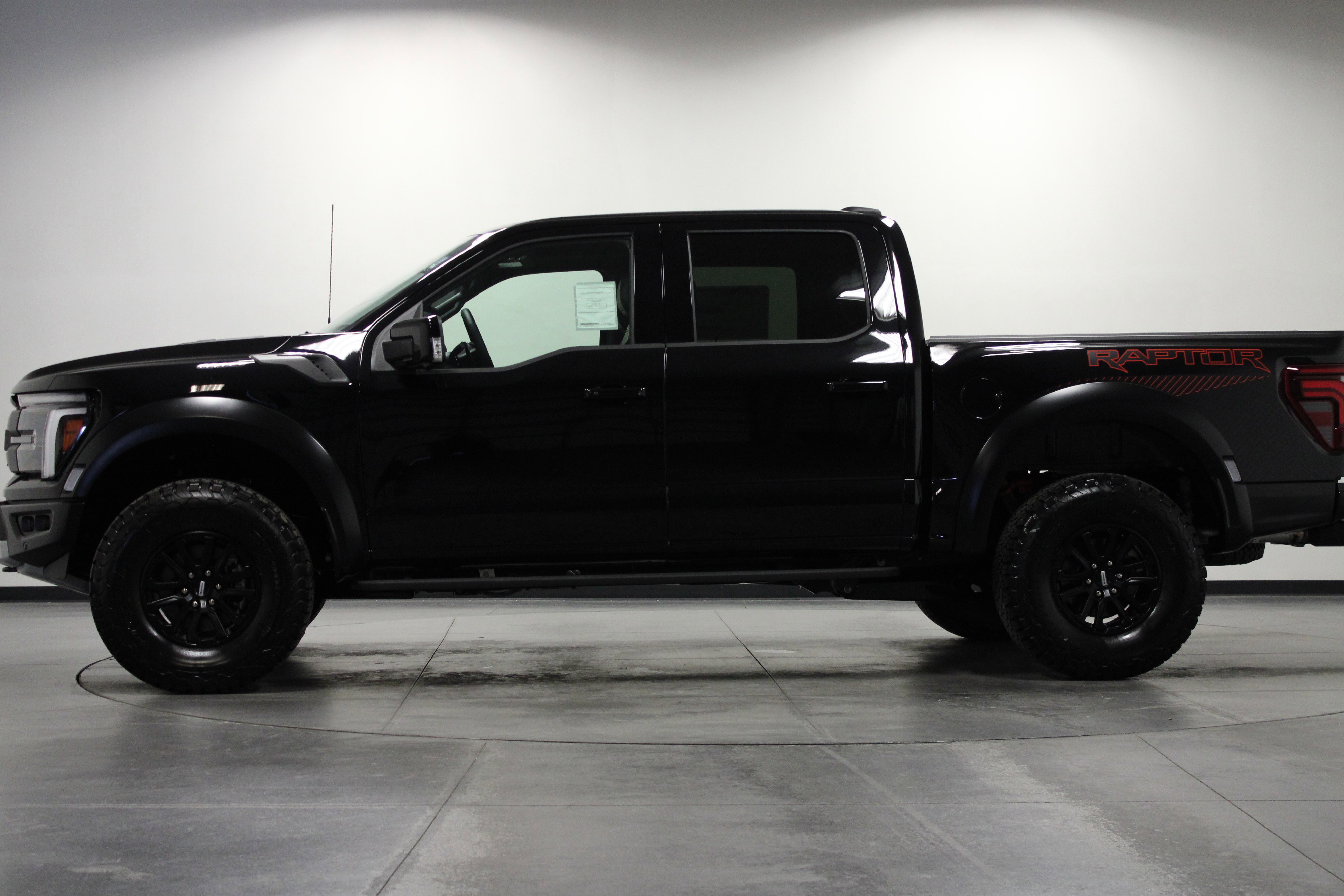 2025 Ford F-150 Raptor photo 6