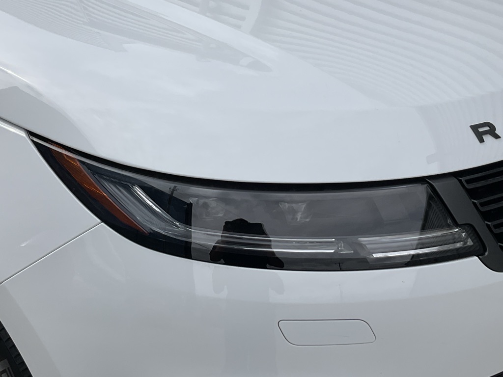 2025 Land Rover Range Rover Sport SE photo 11