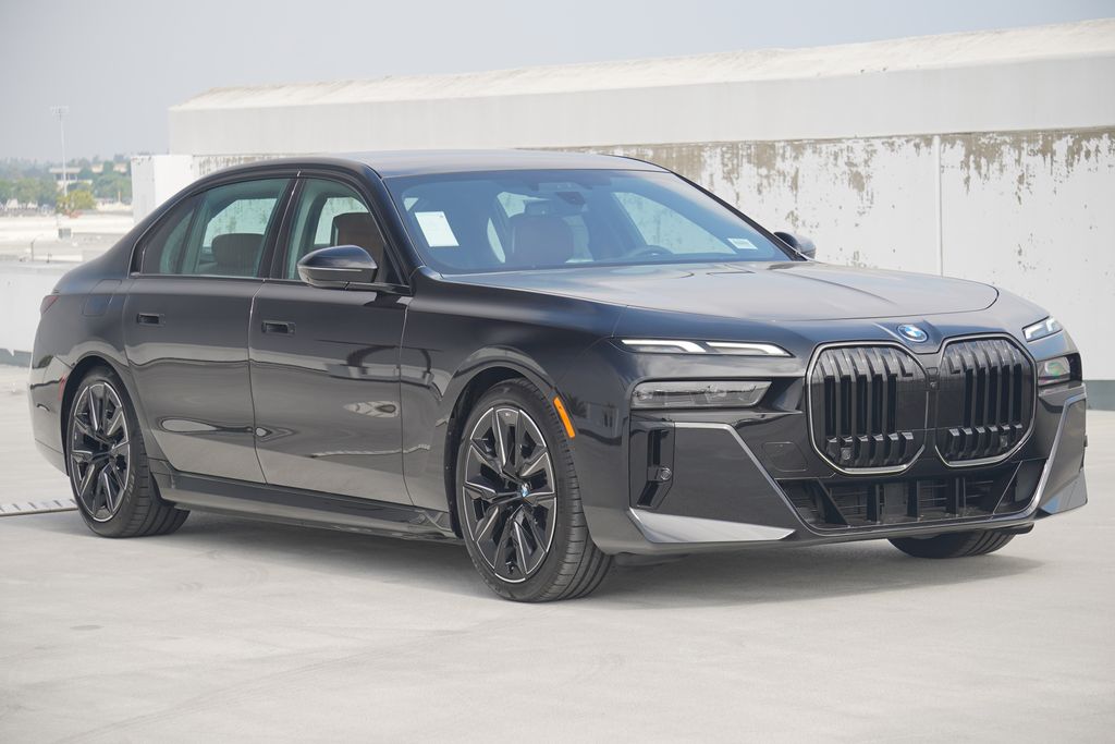 New 2025 Black Sapphire Metallic BMW 750e xDrive image 3