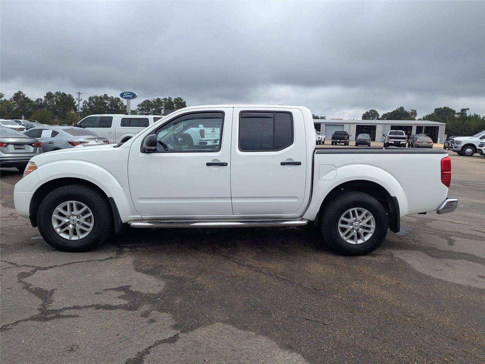 2020 Nissan Frontier SV photo 2