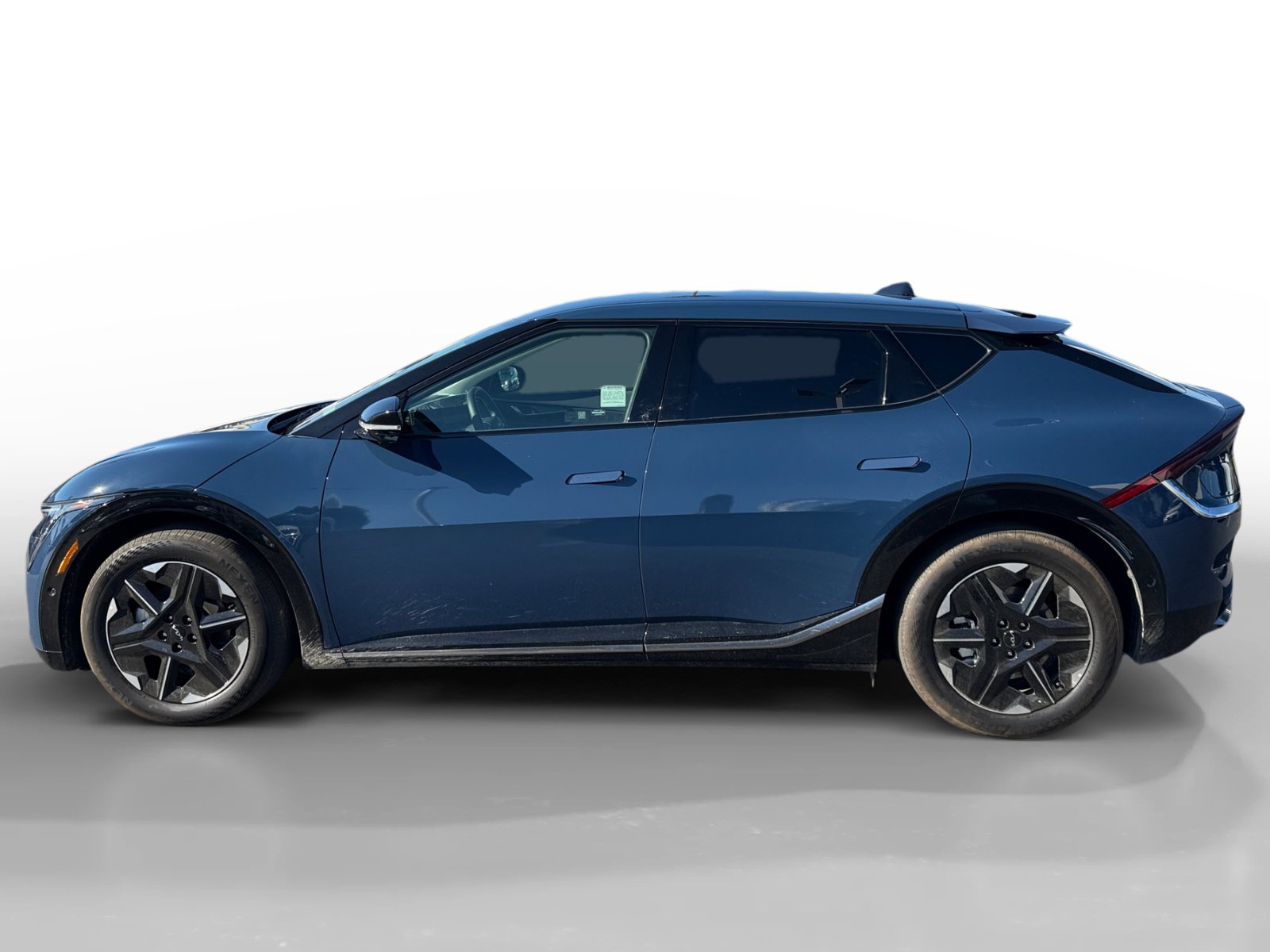 2025 Kia EV6 Wind photo 2