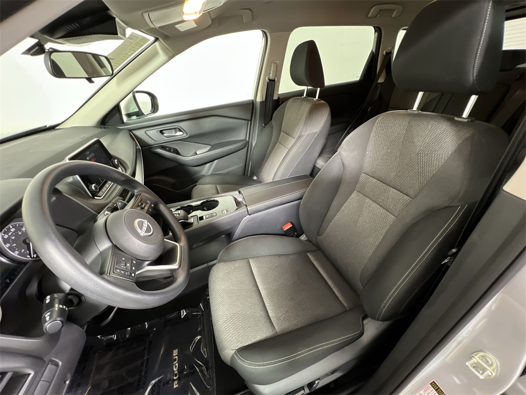 2024 Nissan Rogue SV photo 12