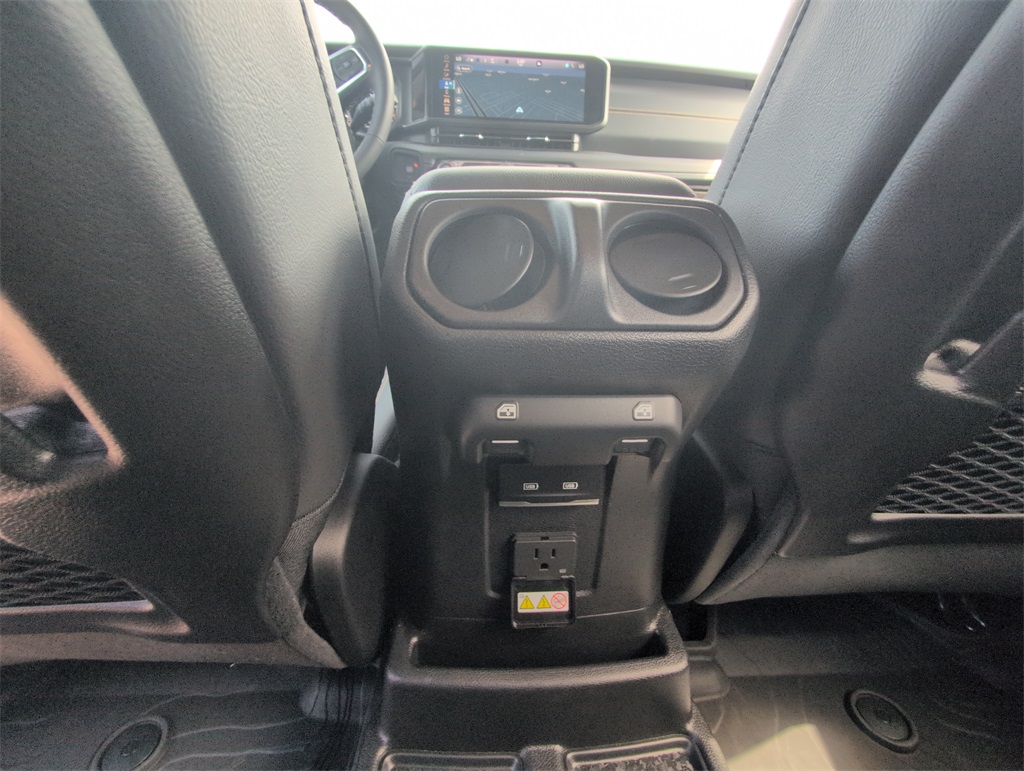2025 Jeep Wrangler Sahara photo 23