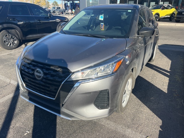 2023 Nissan Kicks S's photo