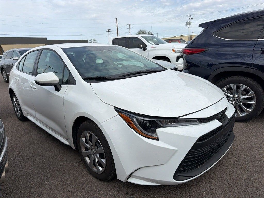 Used 2025 Toyota Corolla LE with VIN 5YFB4MDE6SP251964 for sale in Northfield, Minnesota