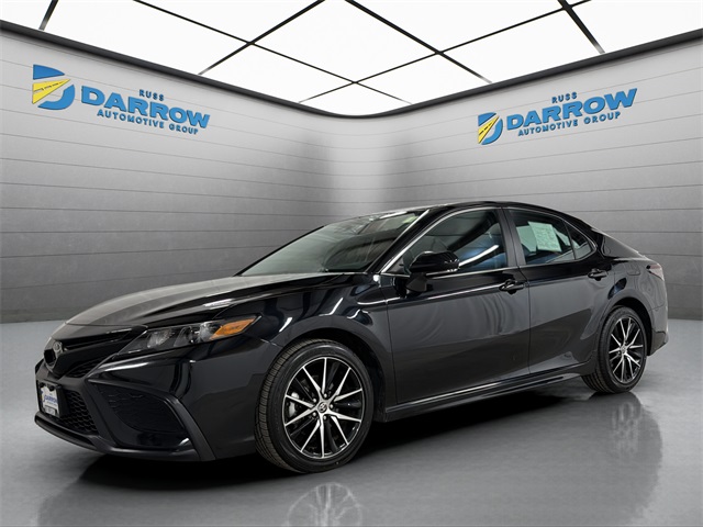 2024 Toyota Camry SE's photo