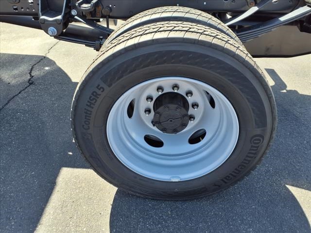 2025 Ford F-550 XL photo 4