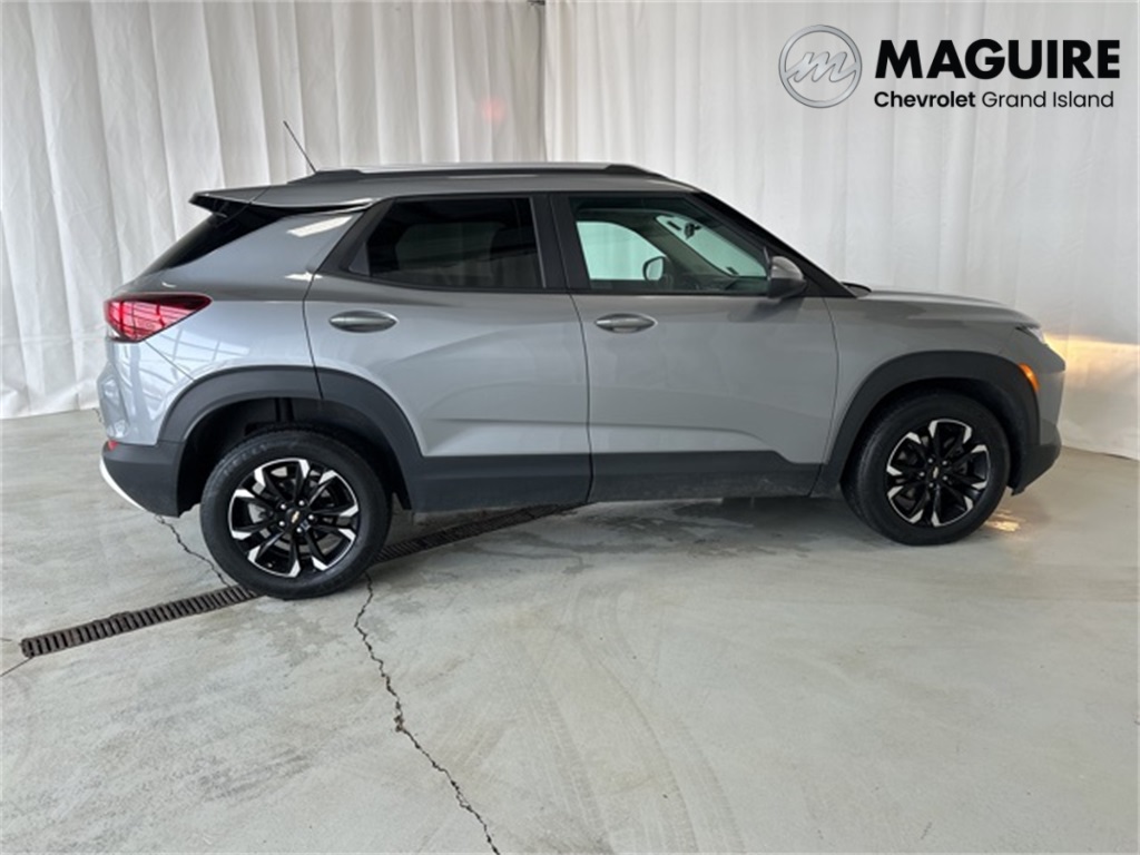 2023 Chevrolet Trailblazer LT photo 2