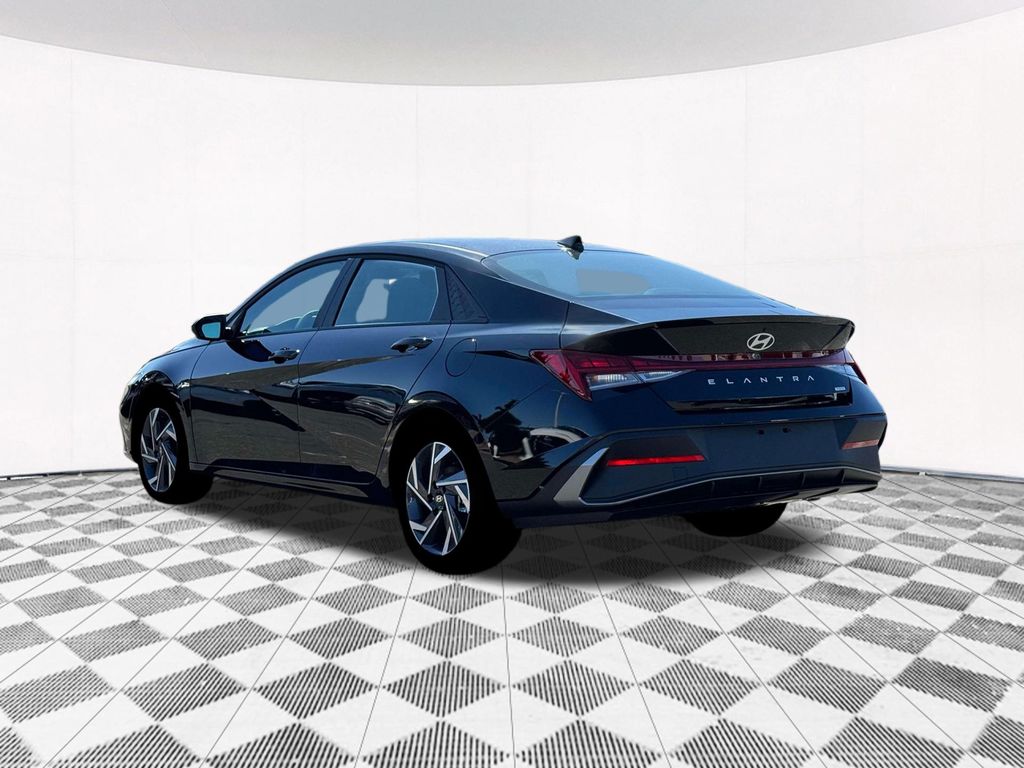 2025 Hyundai Elantra Hybrid SEL Sport photo 4