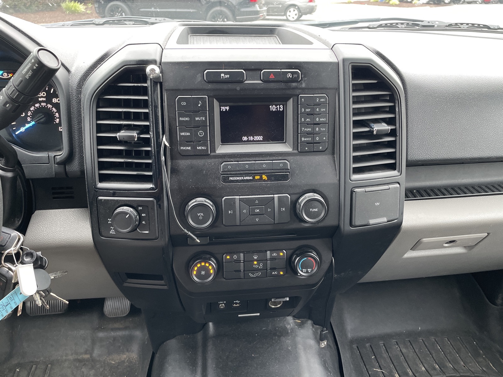 2015 Ford F-150 XLT photo 16