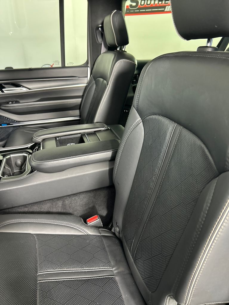 2024 Jeep Grand Wagoneer L II photo 25