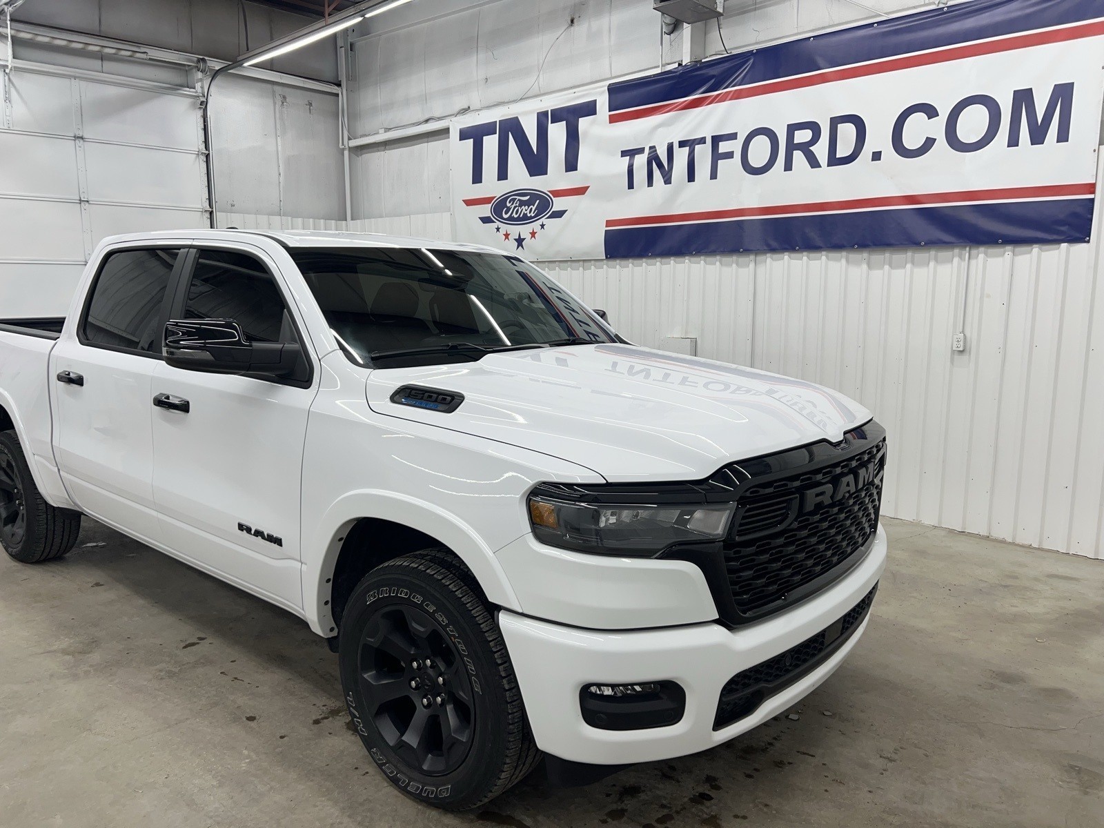 2025 Ram 1500 Big Horn Lone Star Night Edition photo 4