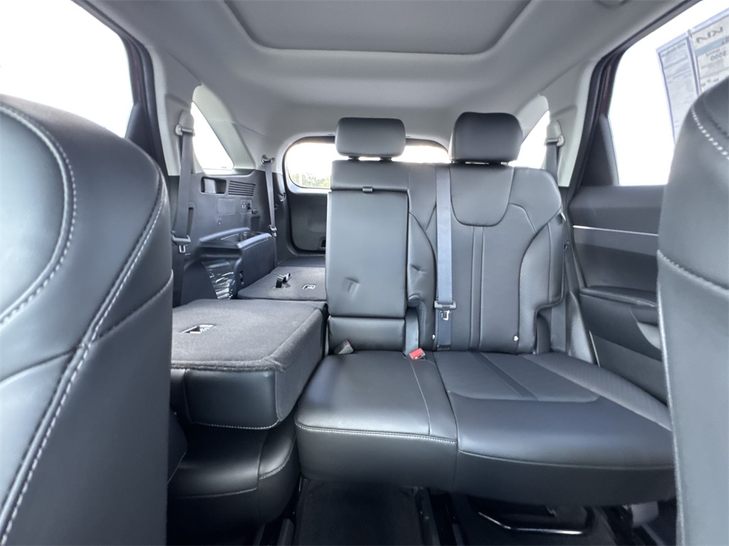 2025 Kia Sorento S photo 13