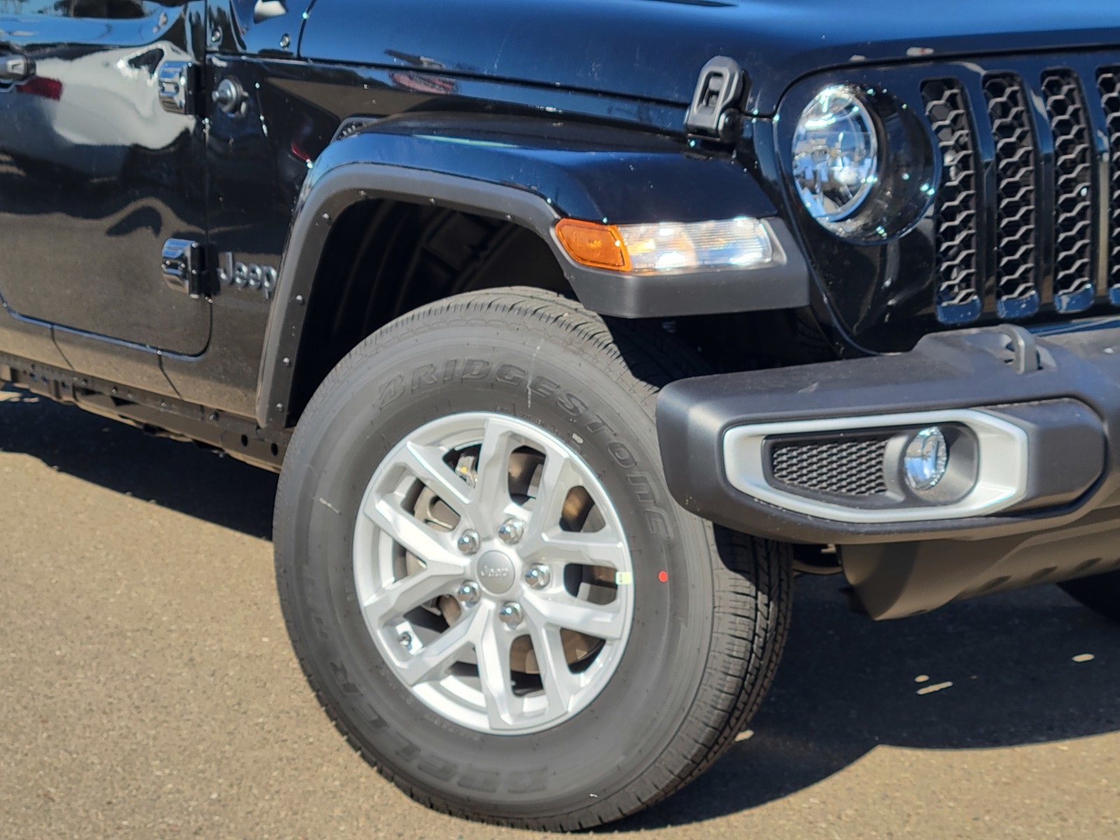 2023 Jeep Gladiator Sport S photo 3