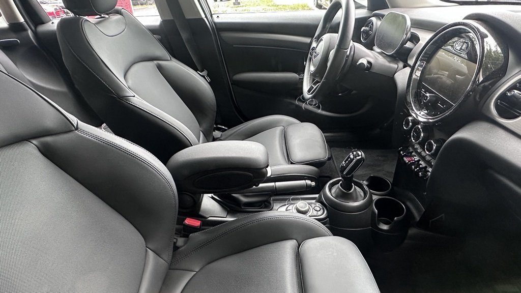 2024 Mini Cooper Hardtop S photo 4