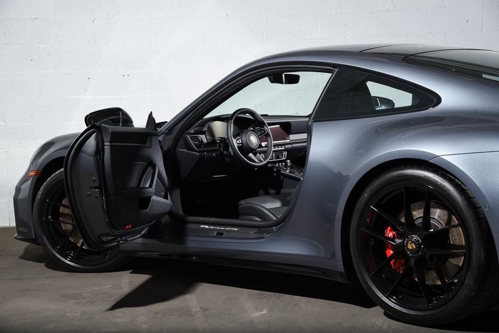 2026 Porsche 911 Coupe GTS photo 16