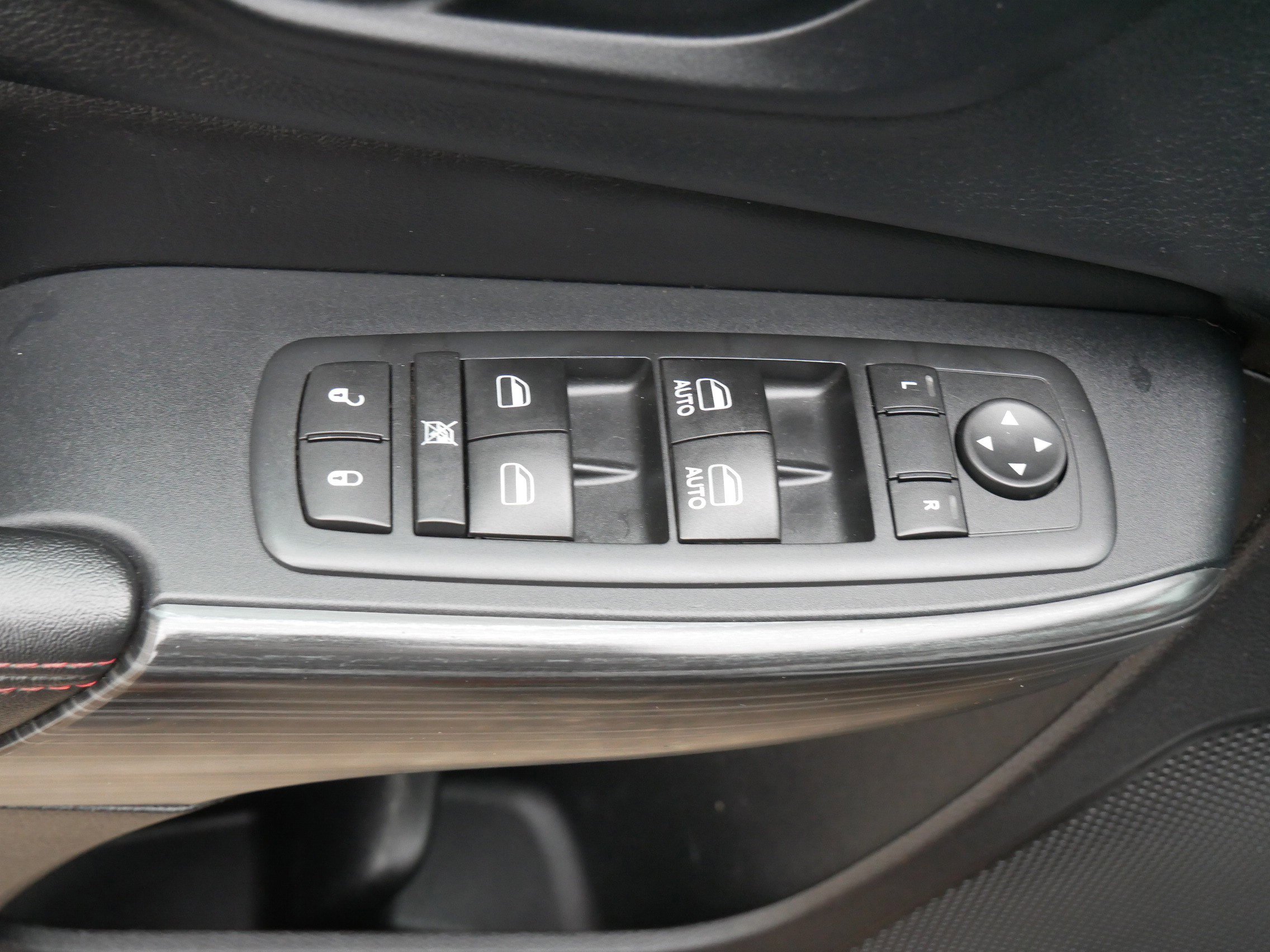 2016 Jeep Cherokee Trailhawk photo 13