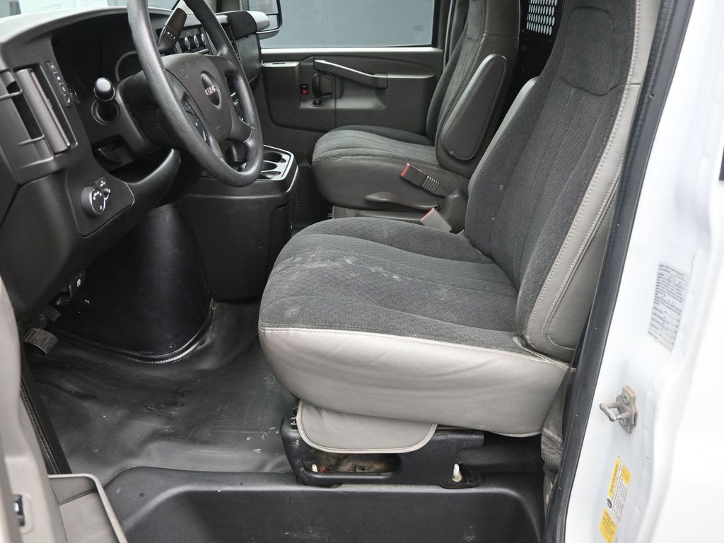 2020 Gmc Savana Cargo 2500 photo 5