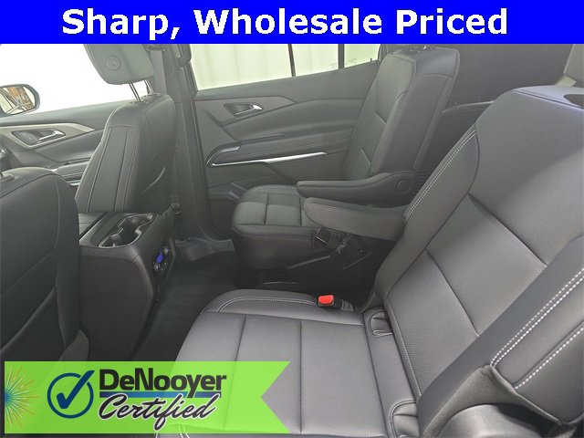 2025 Chevrolet Traverse photo 12