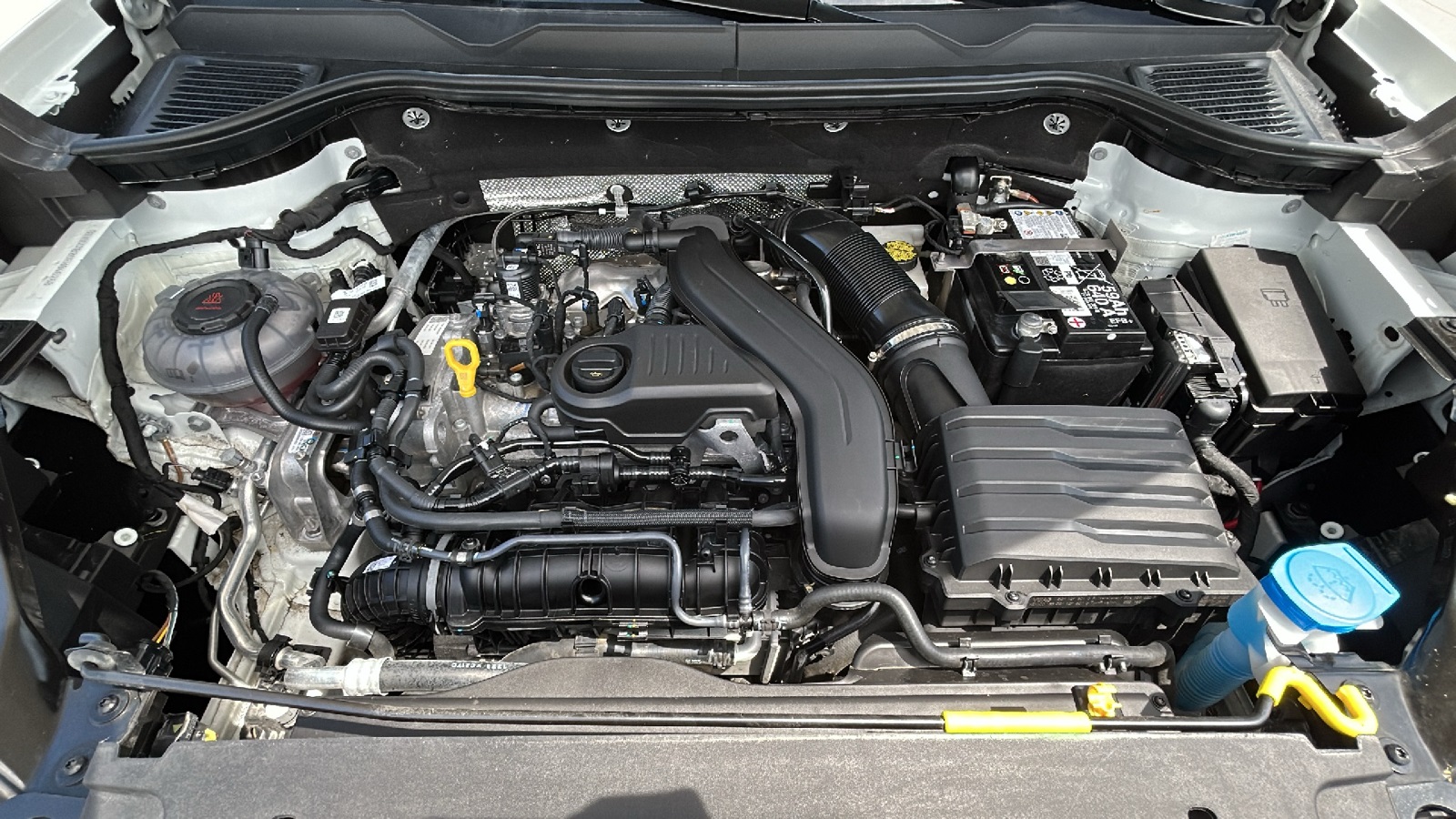 2024 Volkswagen Taos SE photo 15