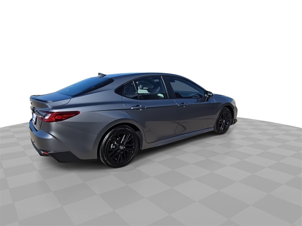 2025 Toyota Camry SE photo 3