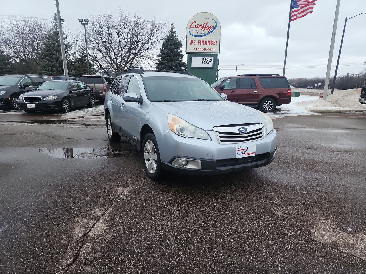 2012 Subaru Outback Premium's photo