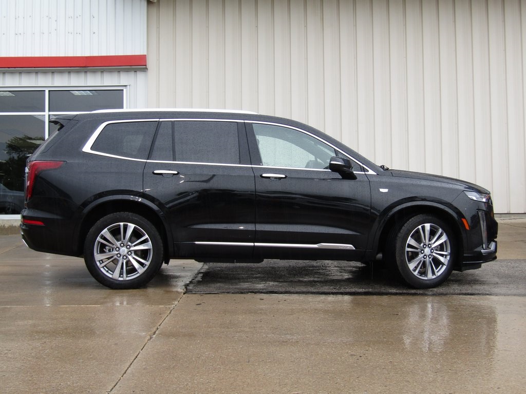2025 Cadillac XT6 Premium Luxury photo 2