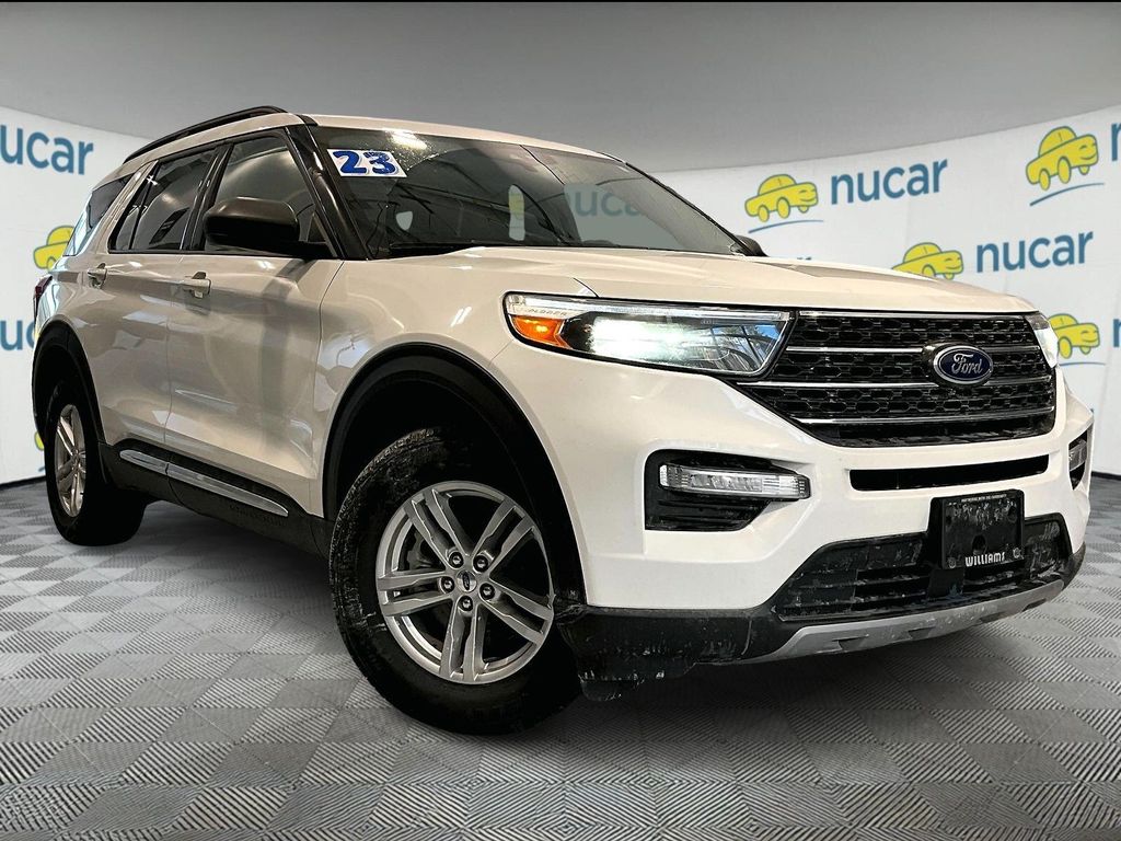 2023 Ford Explorer XLT's photo