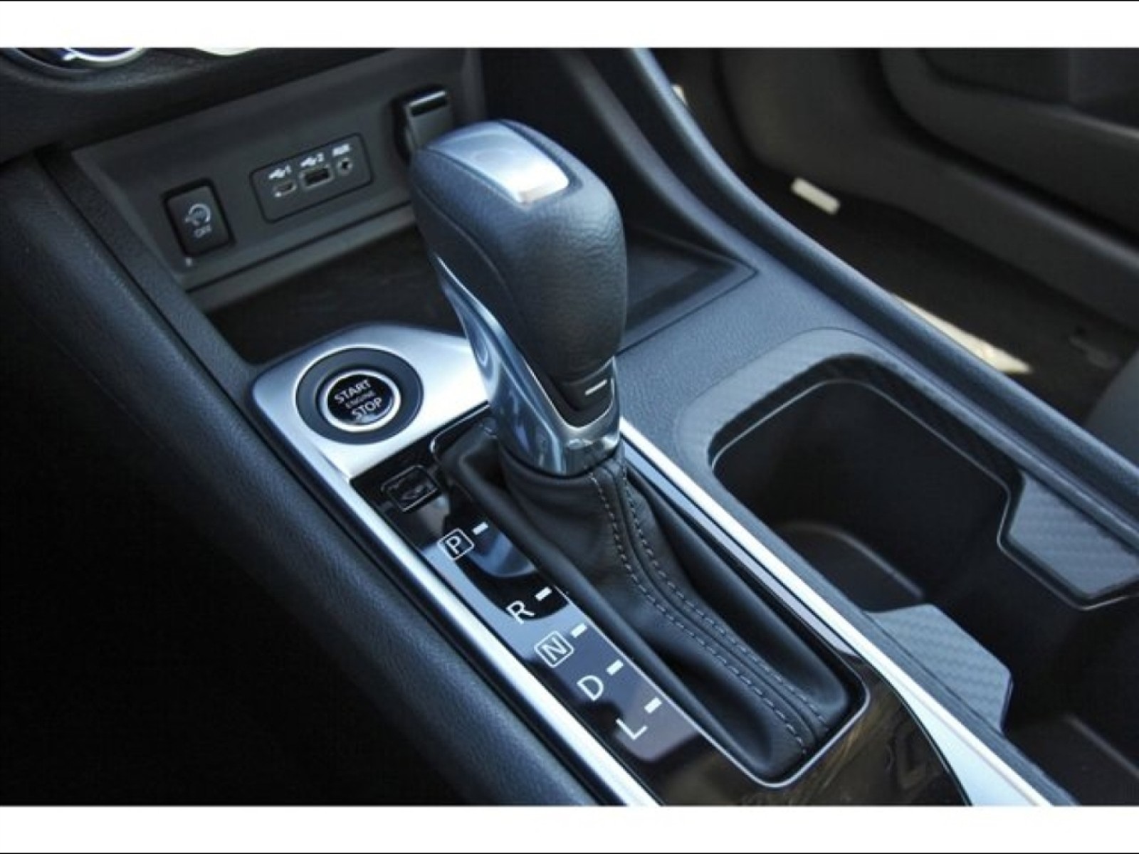 2025 Nissan Sentra SV White at Robbins Nissan