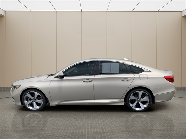2018 Honda Accord Touring photo 2