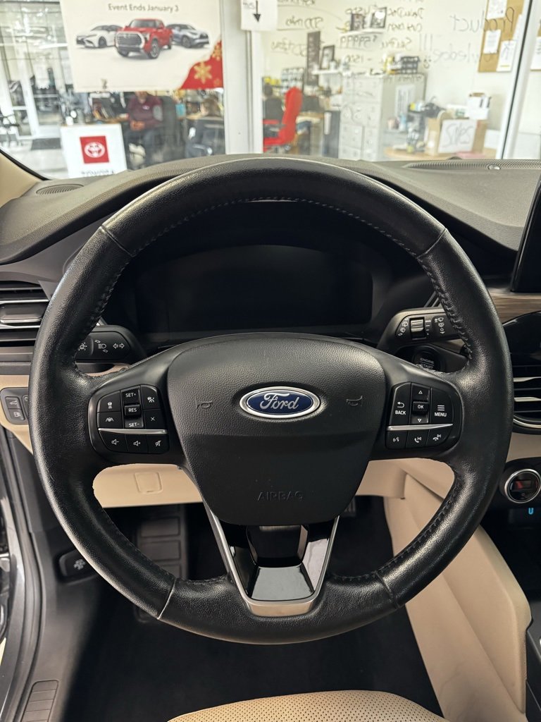 2020 Ford Escape Titanium Hybrid photo 12