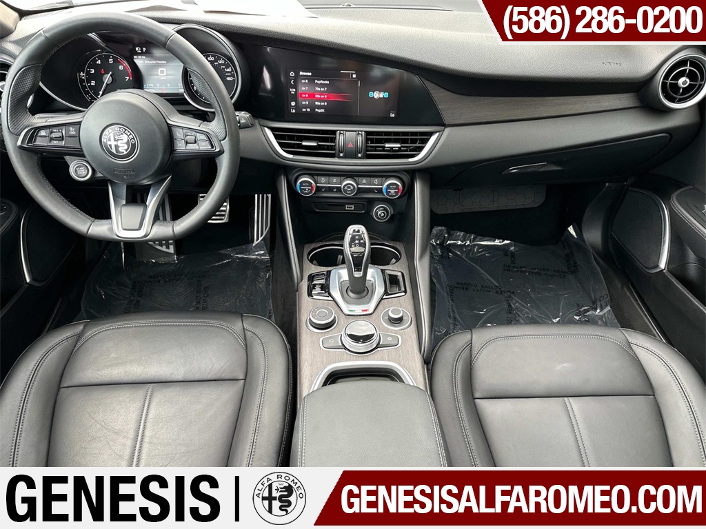 2022 Alfa Romeo Giulia Ti photo 3