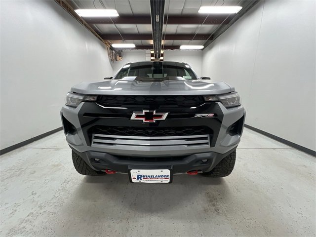 2025 Chevrolet Colorado ZR2 photo 3