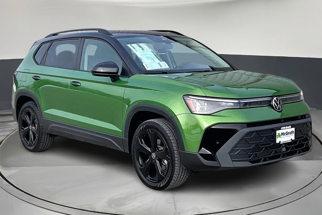 2026 Volkswagen Taos SE Black's photo