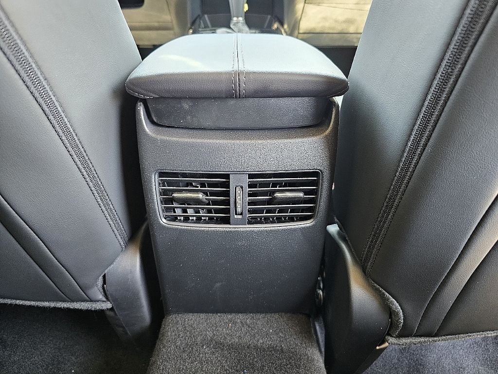2025 Mazda CX-30 2.5 S Preferred photo 8