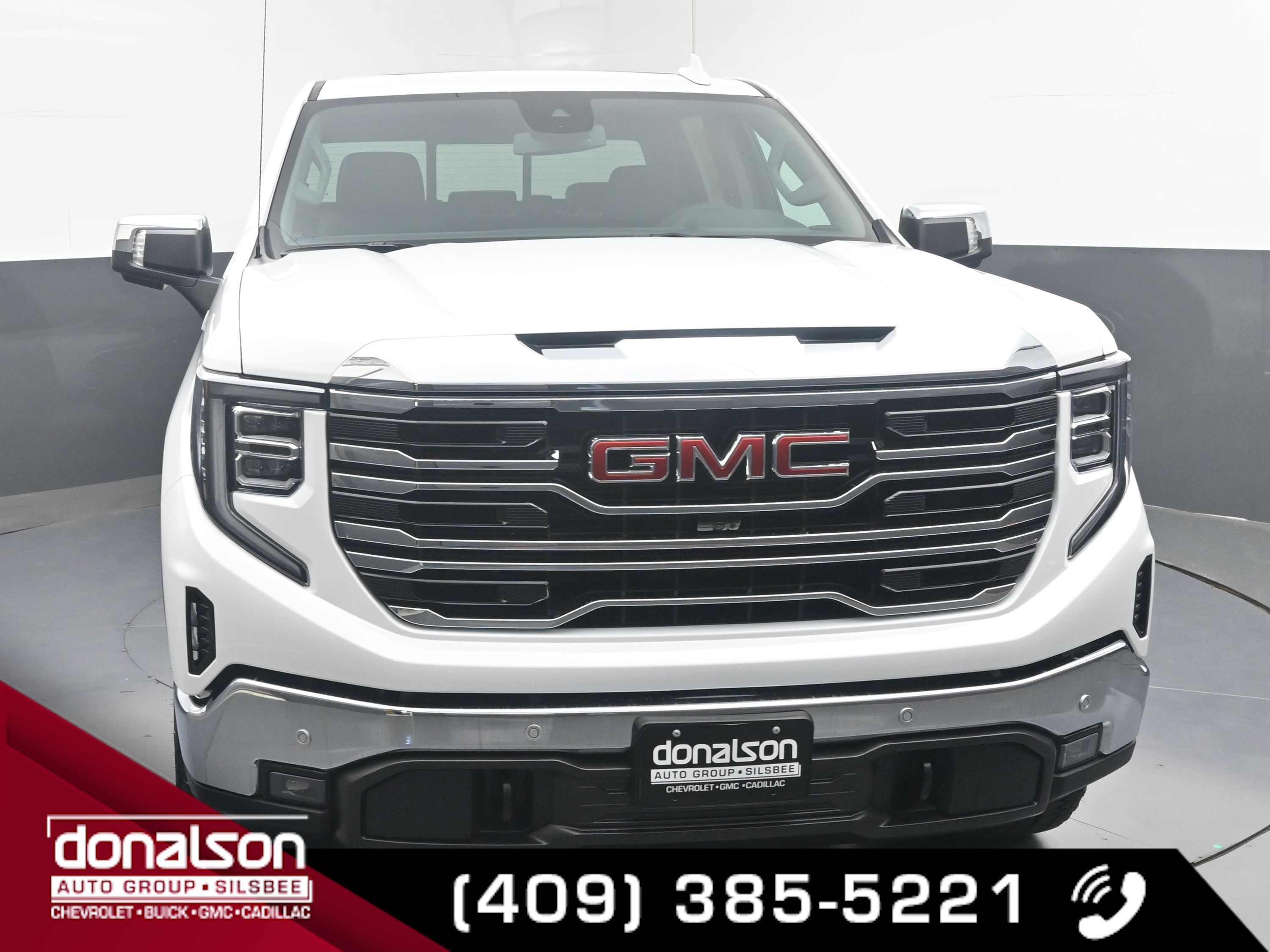 2026 Gmc Sierra SLT photo 2