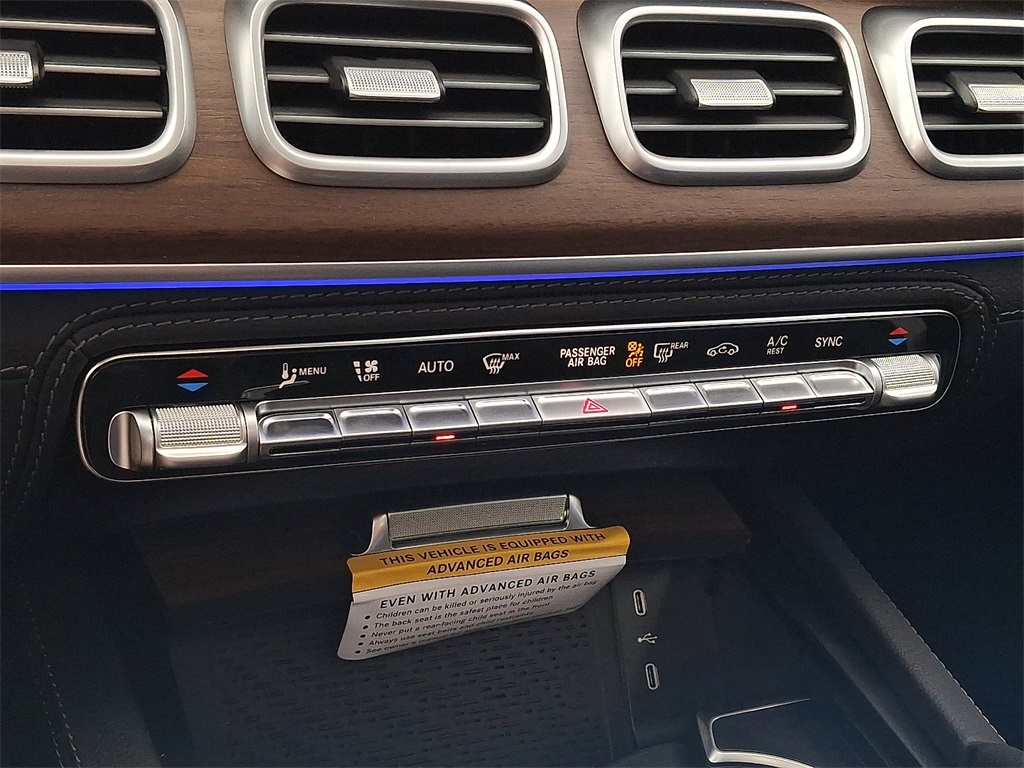 2025 Mercedes Benz GLS 450 4MATIC photo 10