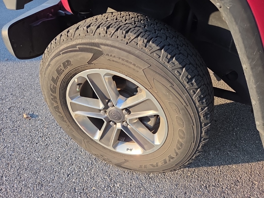 2022 Jeep Wrangler Unlimited Sahara photo 9