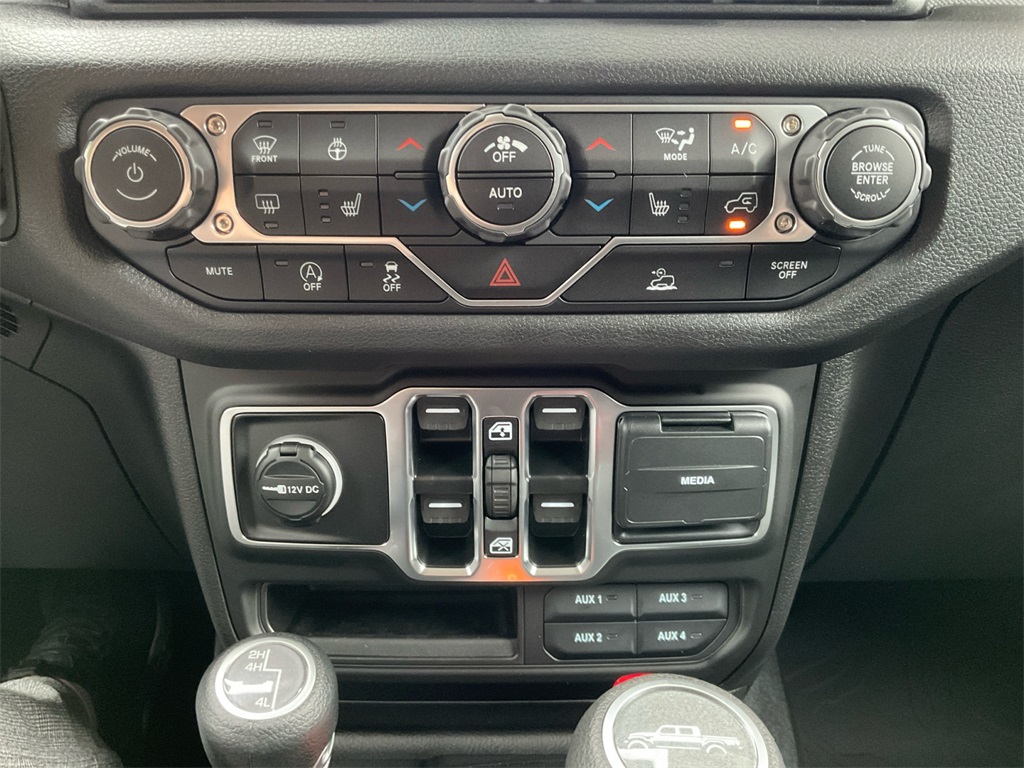 2025 Jeep Gladiator Sport S photo 27