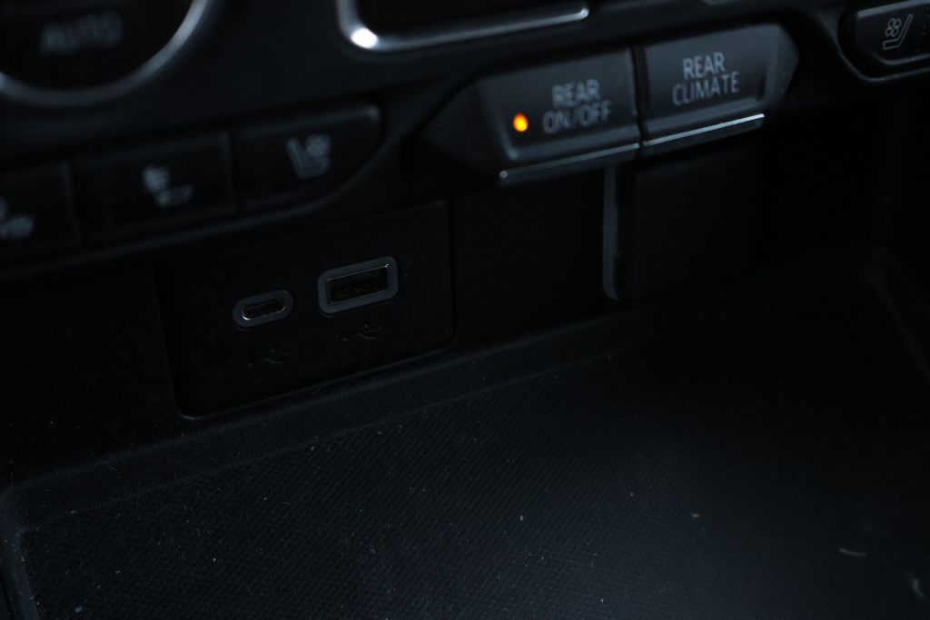 2021 Chevrolet Suburban High Country photo 29