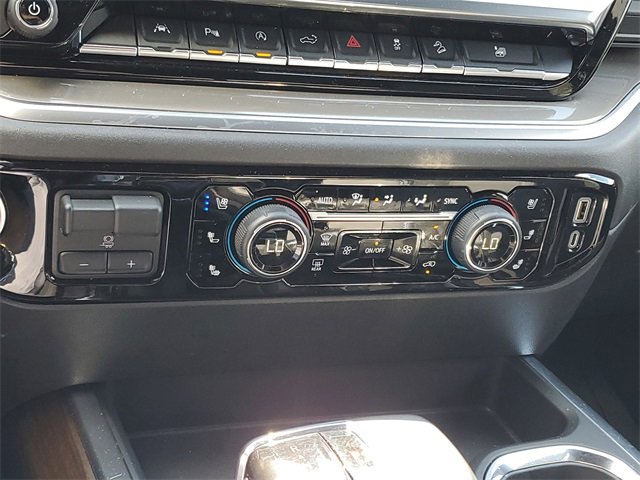 2022 Chevrolet Silverado 1500 High Country photo 19
