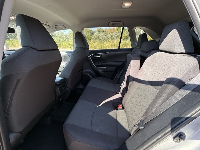 2024 Toyota RAV4 XLE photo 3